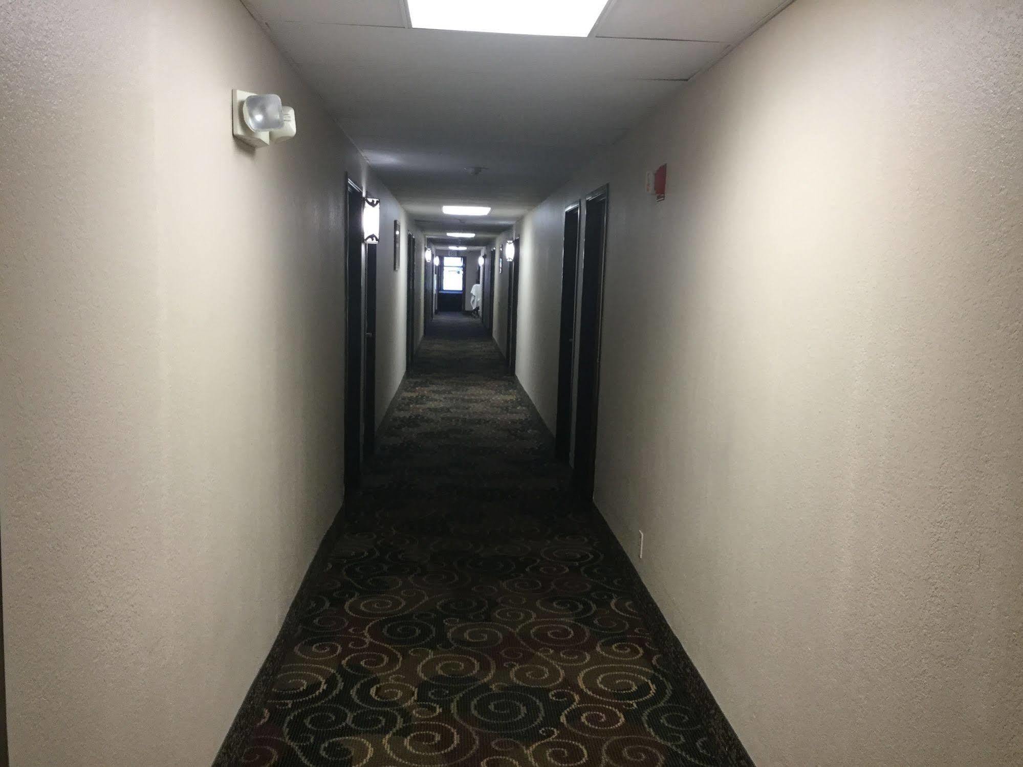Super 8 By Wyndham Youngstown/Austintown Esterno foto